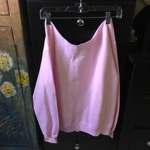 NWOT M/L Printed off shoulder alien logo sweater - Picture 2 of 8